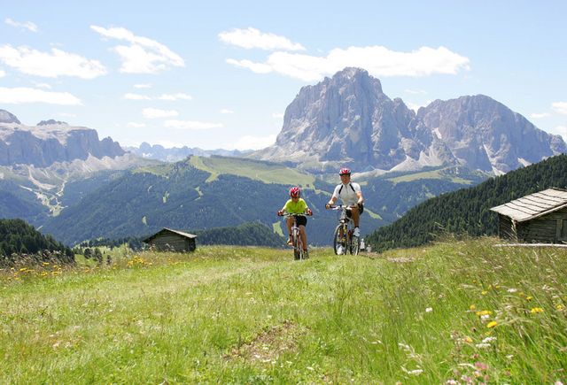 The highlights for your MTB holiday in the Dolomites